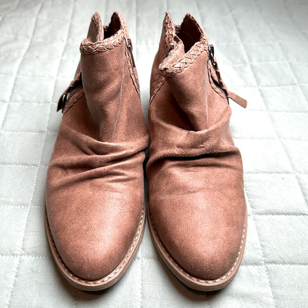 Women’s shortie boots